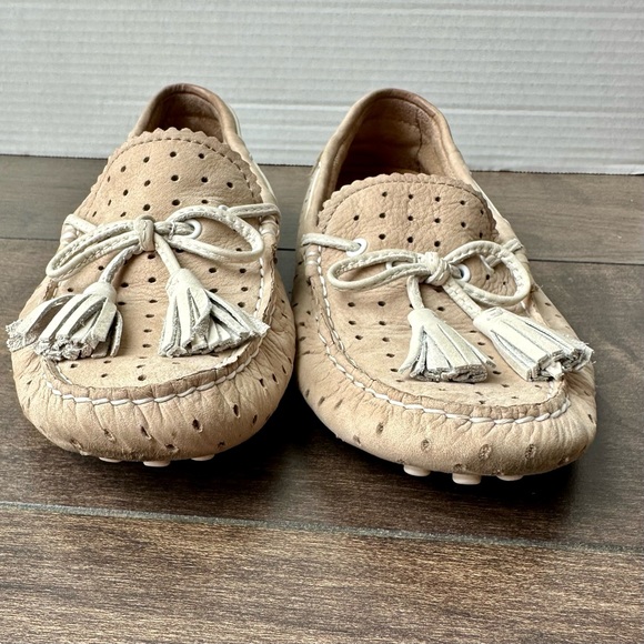 Coach Beige Nadia Moccasins - Leather Driving Shoes with Tassels - Size: 7.5 - Picture 13 of 13